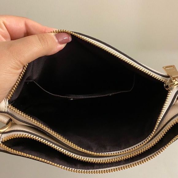 Womens Coach crossbody - Picture 7 of 9